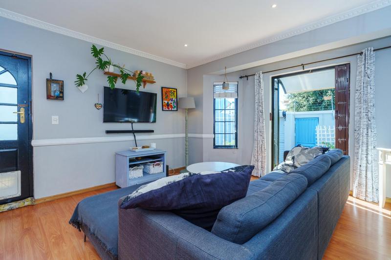 2 Bedroom Property for Sale in Harfield Village Western Cape